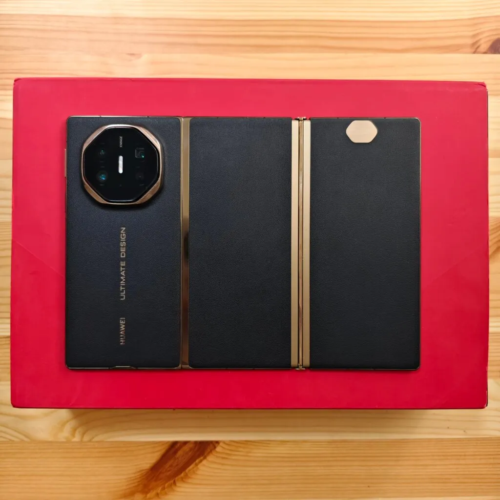 Huawei Three Screen Huawei Mate XT Ultimate Design: A Three-Screen foldable revolution ...