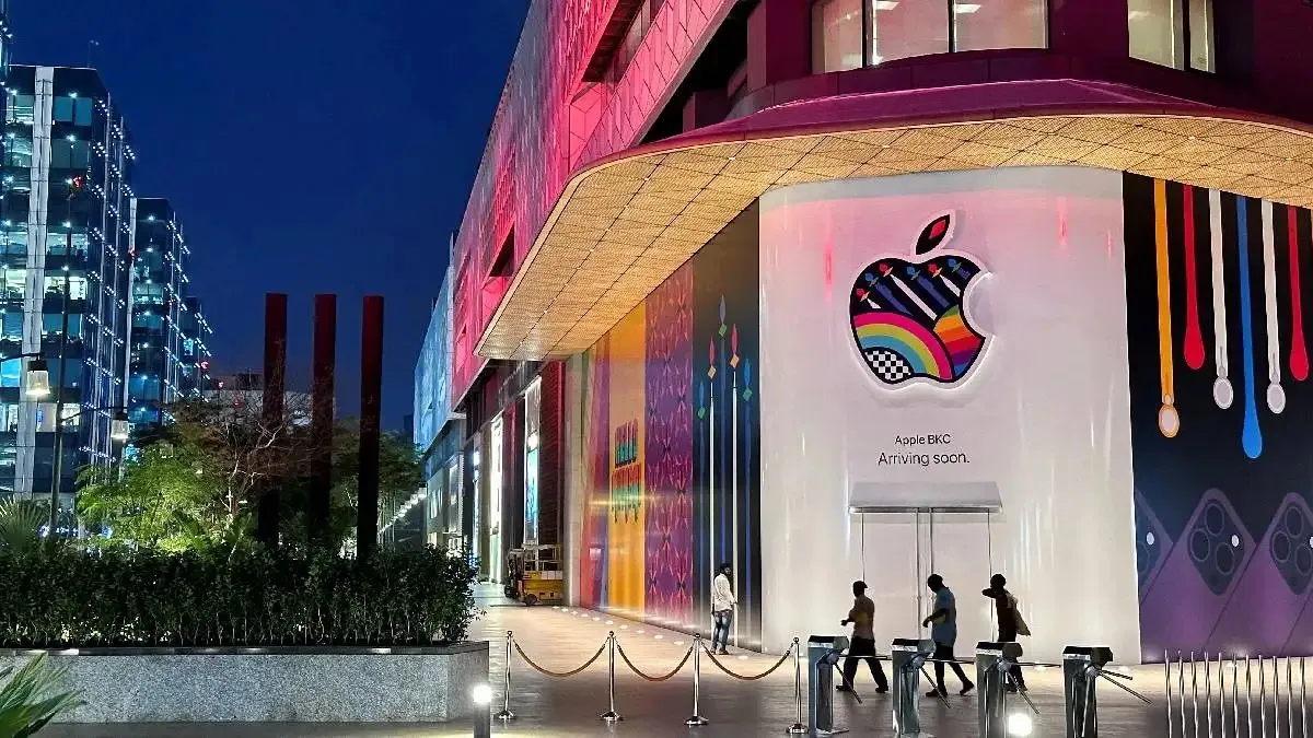 Apple Store in DLF Mall of India: New Apple store in Noida