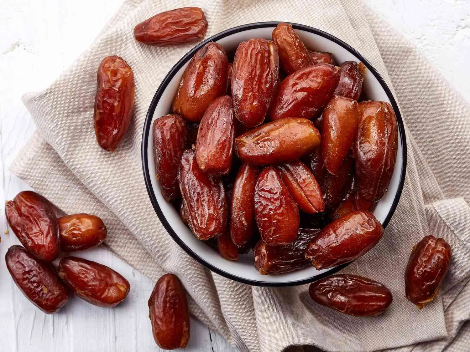 Benefits of Eating Dates: Health Tips