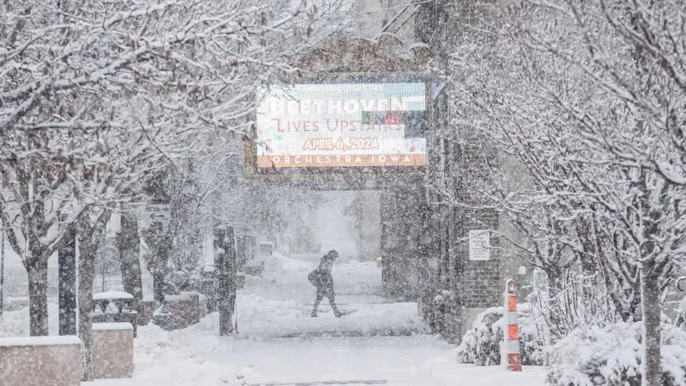 Winter storm disrupts travel in US: Flights disrupted and travel chaos ...