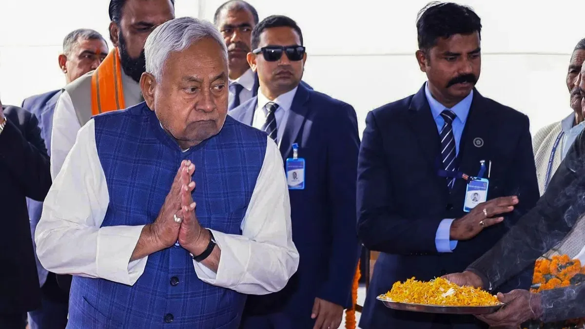 Bihar CM Nitish Kumar MIL Death: CM attends the funeral