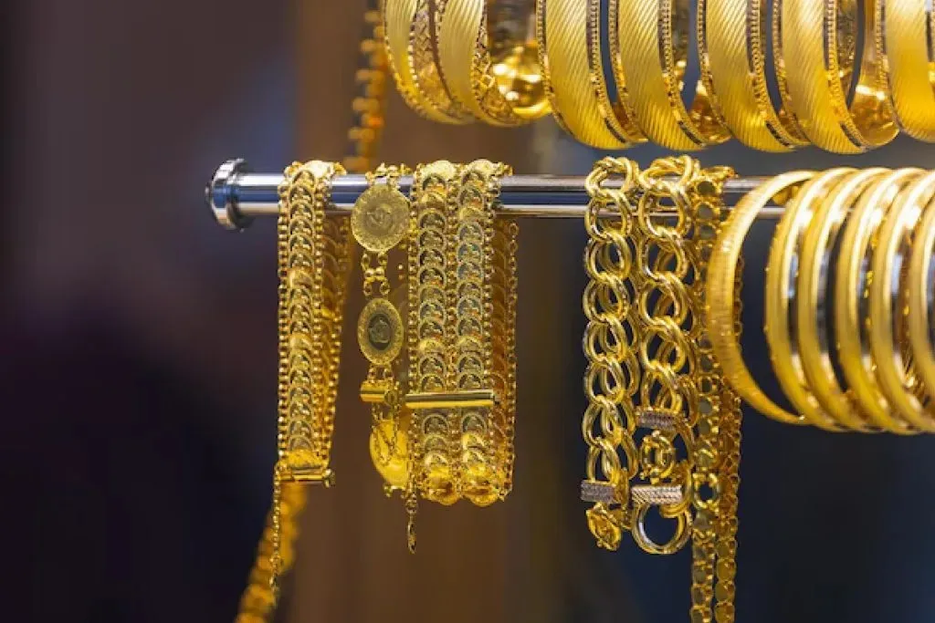 Gold and Silver Prices Dec 05