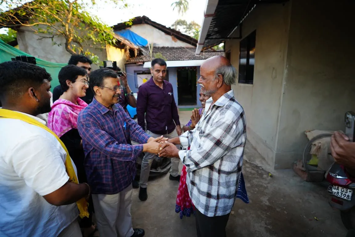 Kejriwal warns against voting for Congress