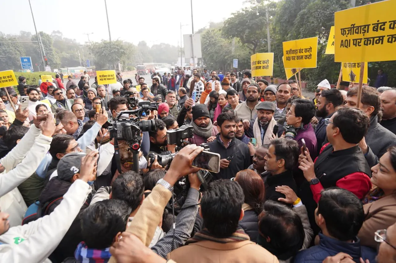 AAP Leader's Delhi Protest