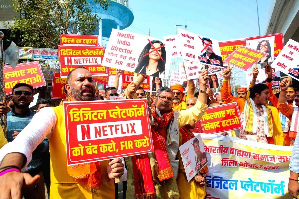 FIR against Ghooskhor Pandat