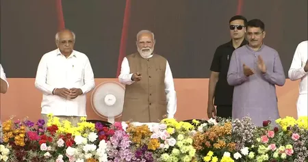 Gujarat: PM Modi launches over Rs 19,800 crore development projects in Vav‑ Tharad - english.punjabkesari.com