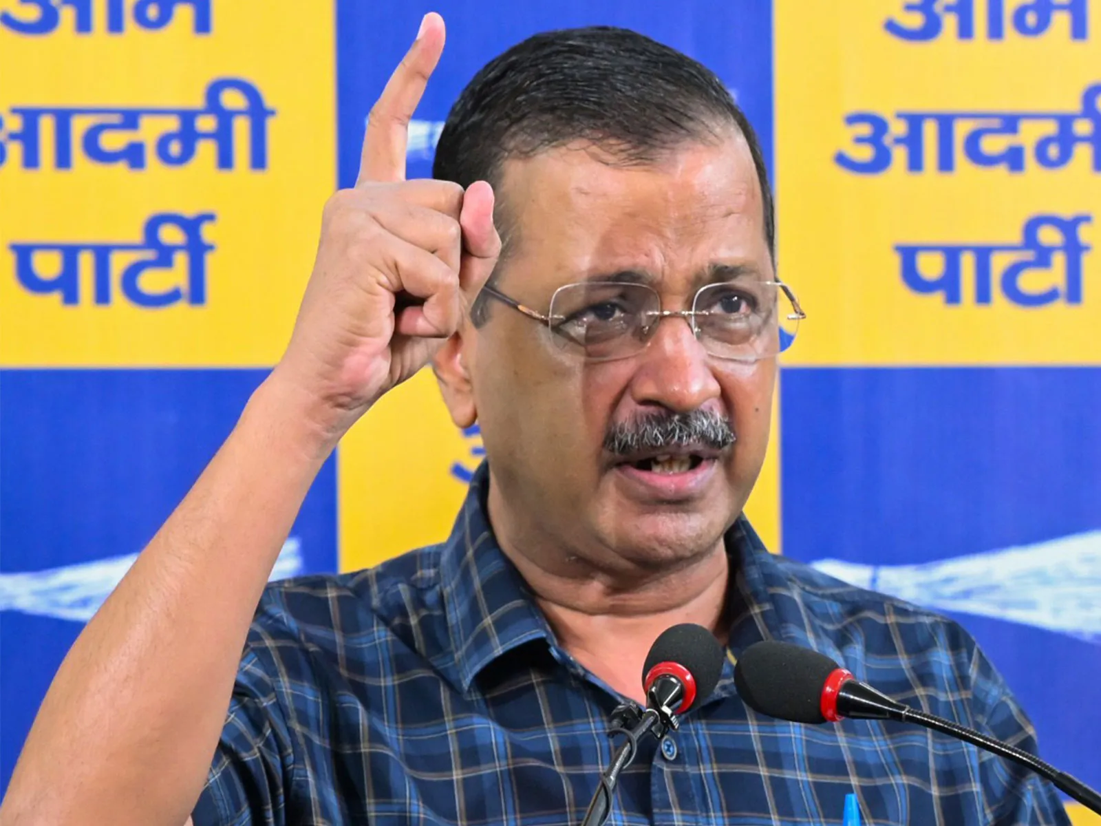 Kejriwal Raises Delhi’s Civic Issues