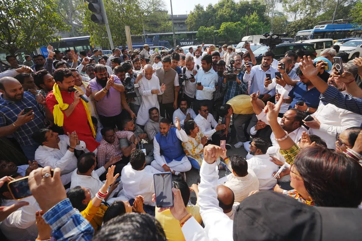 Kejriwal on Hanging Room Issue: Kejriwal Demands Proof From BJP