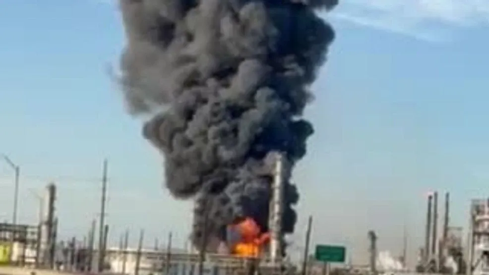 Texas Oil Refinery Explosion: Panic in Texas after Oil Refinery ...