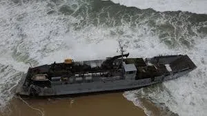 US Navy escort ships Hormuz