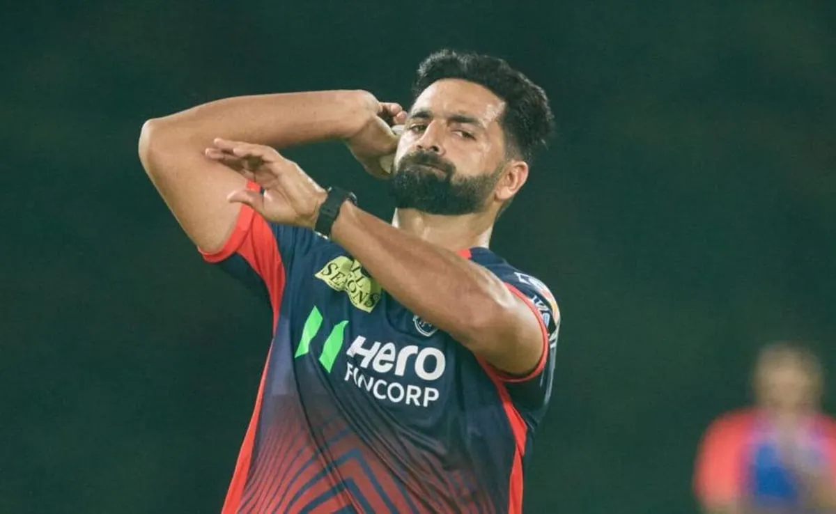 Auqib Nabi Credits Pathan