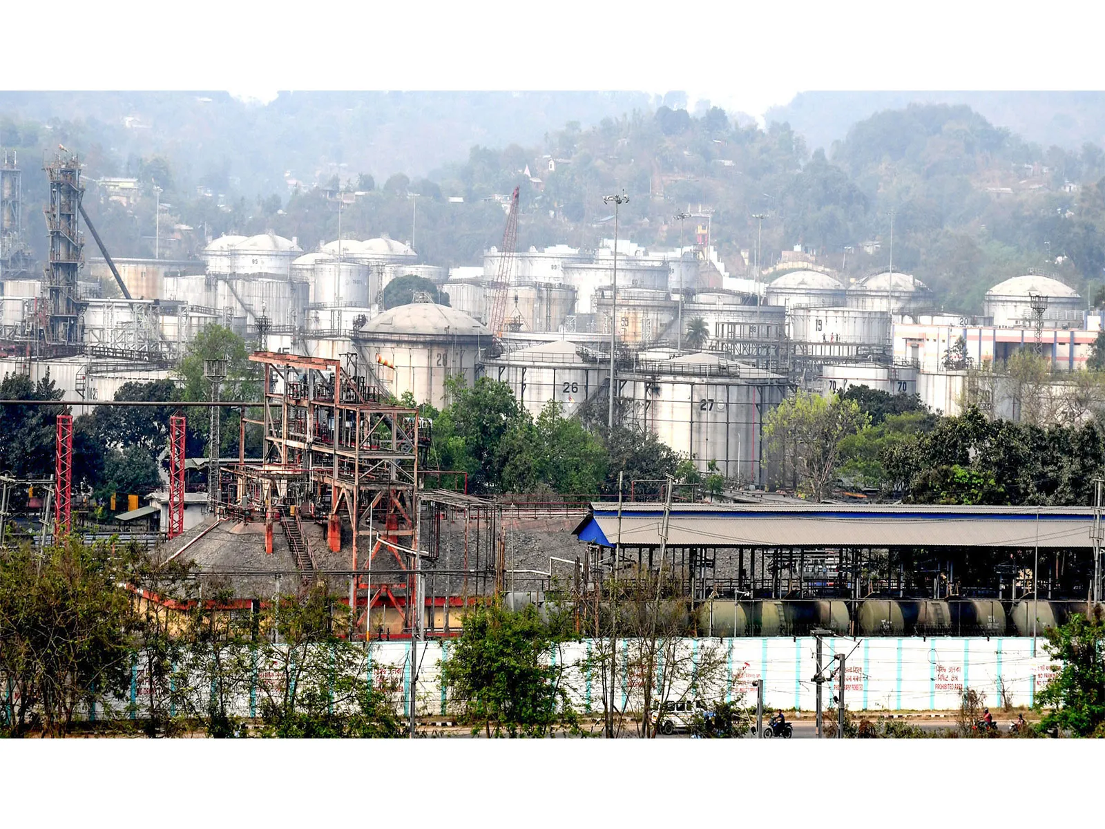 India's natural gas demand to surge 4x by FY40, yet infrastructure ...
